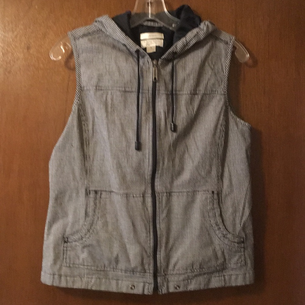 Lightweight Blue and White Vest